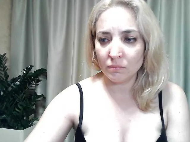 Live sex webcam photo for mariska-kiska #291502119