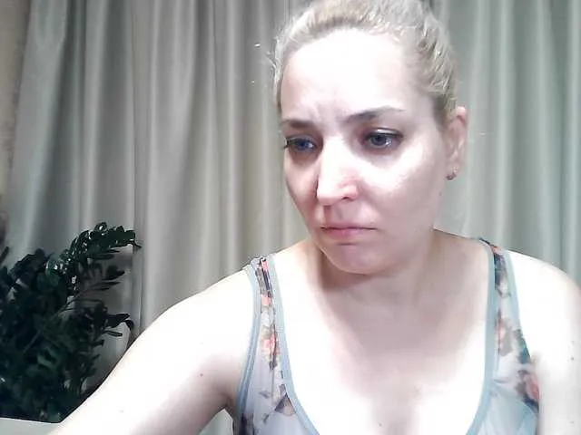 Live sex webcam photo for mariska-kiska #291578333