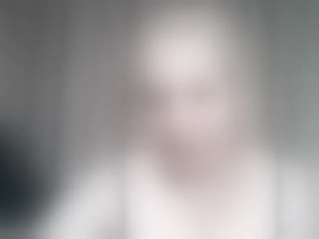 Live sex webcam photo for mariska-kiska #293916427