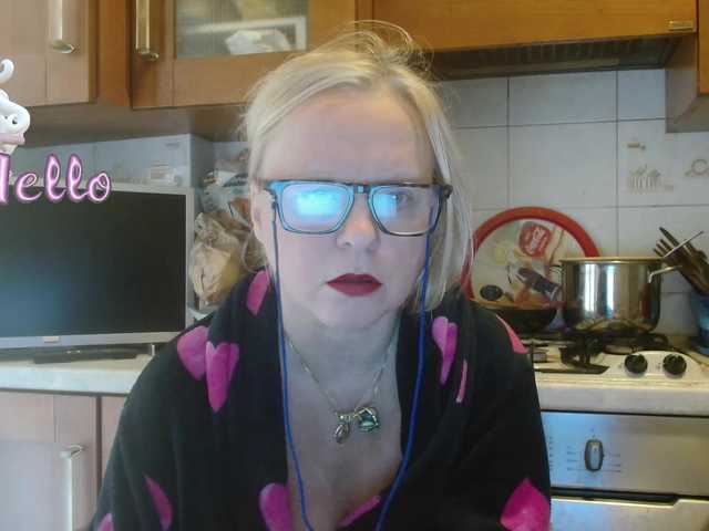 Live sex webcam photo for martachatte19 #276297402