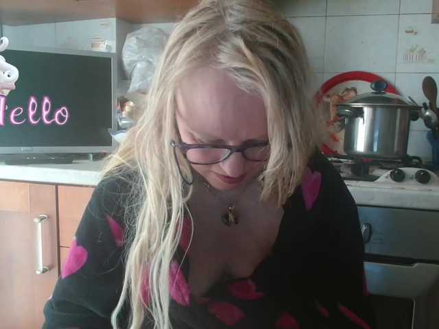 Live sex webcam photo for martachatte19 #277124722