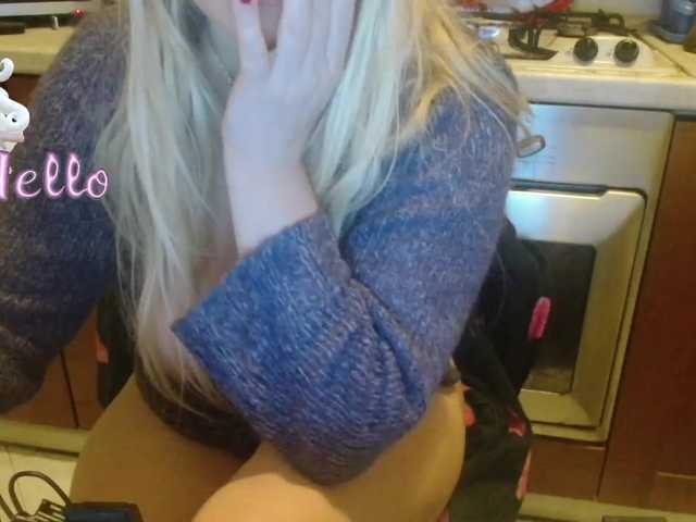 Live sex webcam photo for martachatte19 #277183921