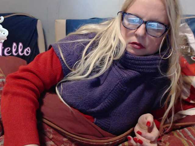 Live sex webcam photo for martachatte19 #277210495