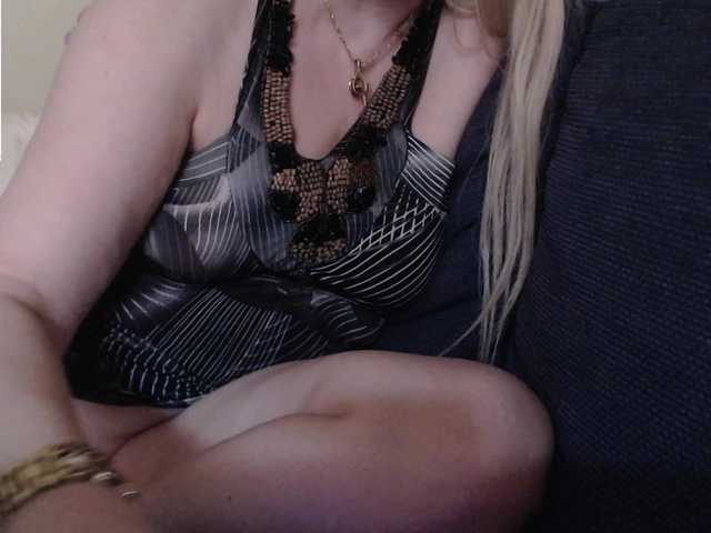 Live sex webcam photo for martachatte19 #283581936