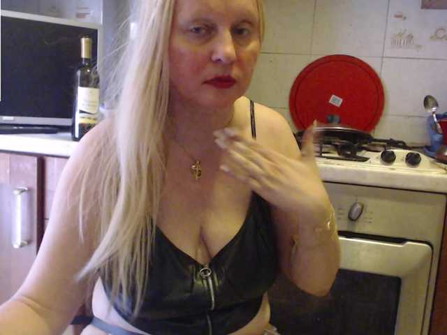 Live sex webcam photo for martachatte19 #285115207