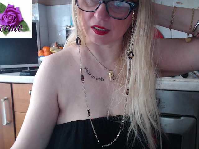 Live sex webcam photo for martachatte19 #290273679