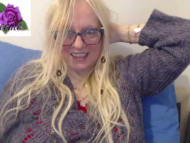 Live sex webcam photo for martachatte19 #290292632