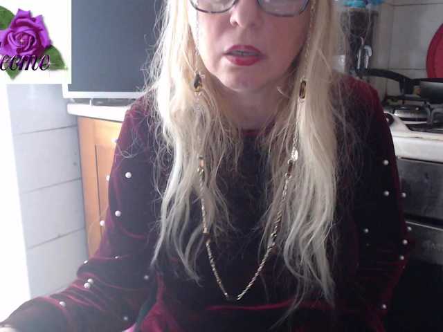 Live sex webcam photo for martachatte19 #290308245