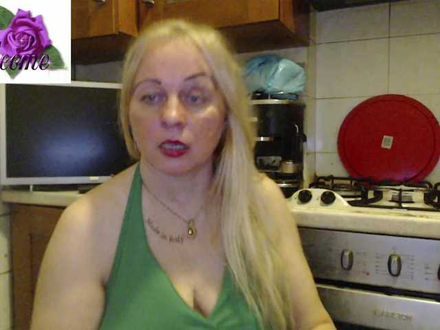 Live sex webcam photo for martachatte19 #290336761