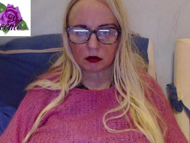 Live sex webcam photo for martachatte19 #290362659