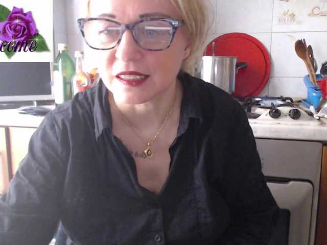 Live sex webcam photo for martachatte19 #290368083