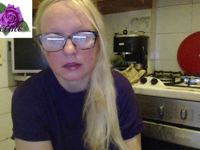 Live sex webcam photo for martachatte19 #290399107