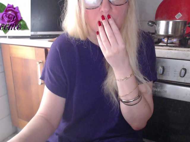 Live sex webcam photo for martachatte19 #290400773