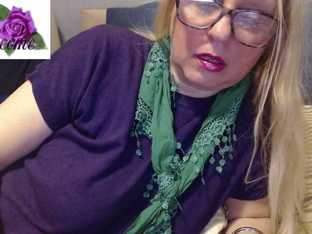 Live sex webcam photo for martachatte19 #290402634