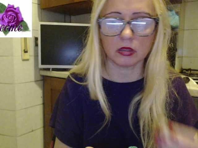 Live sex webcam photo for martachatte19 #290416801