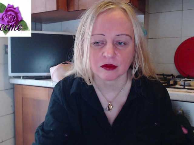 Live sex webcam photo for martachatte19 #290446764