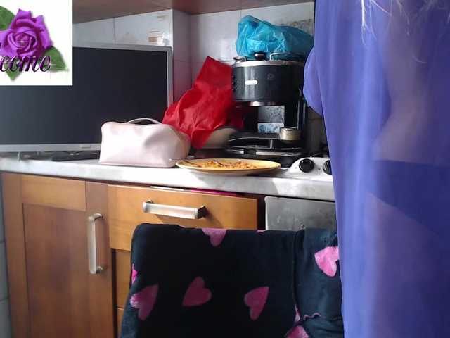 Live sex webcam photo for martachatte19 #290453286