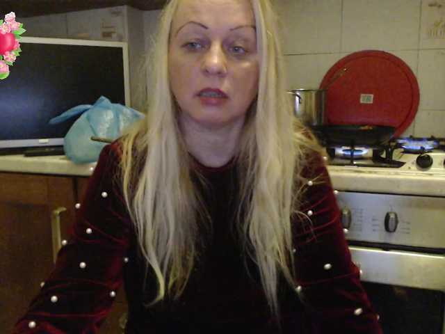 Live sex webcam photo for martachatte19 #290475207