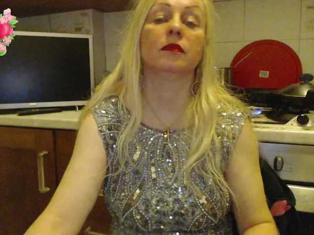 Live sex webcam photo for martachatte19 #290482376