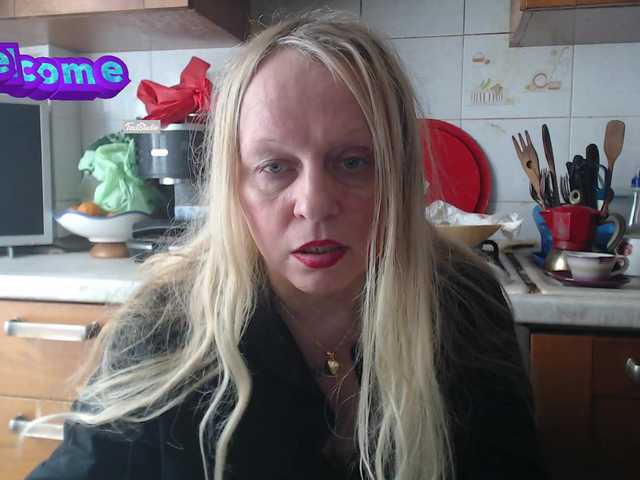 Live sex webcam photo for martachatte19 #290506671