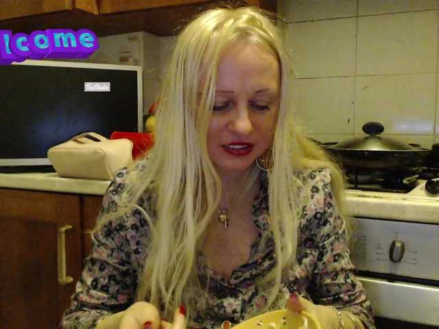 Live sex webcam photo for martachatte19 #290602975