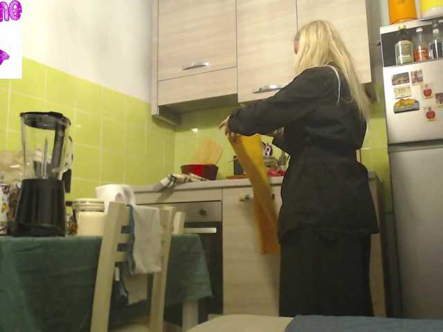 Live sex webcam photo for martachatte19 #290678674