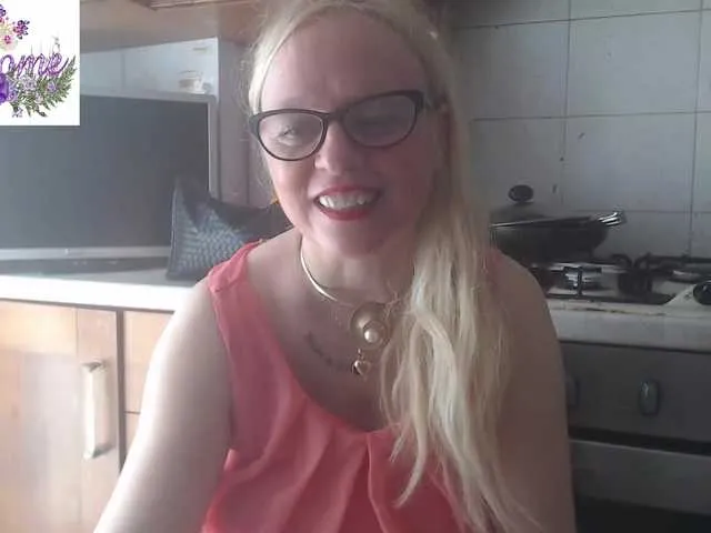 Live sex webcam photo for martachatte19 #291003285