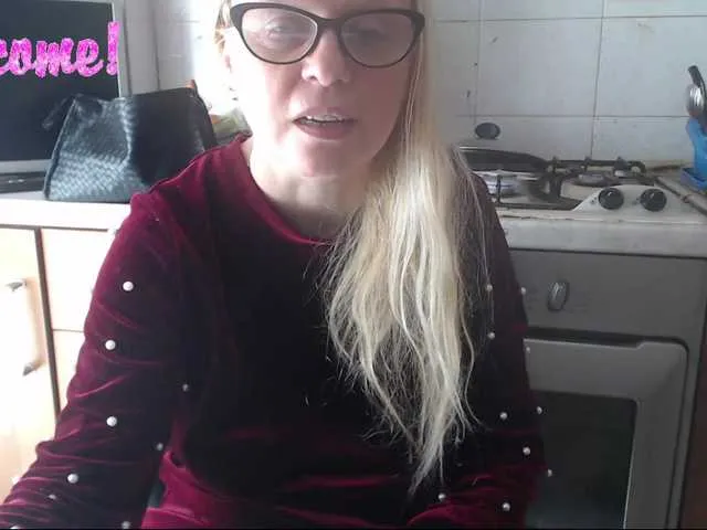 Live sex webcam photo for martachatte19 #291036389