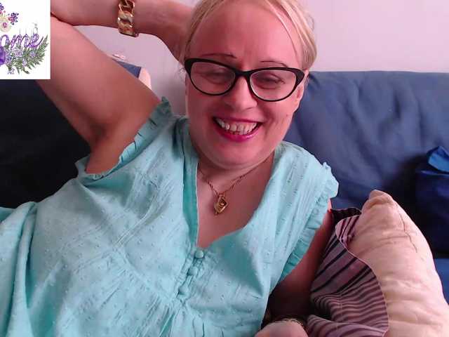 Live sex webcam photo for martachatte19 #291325237