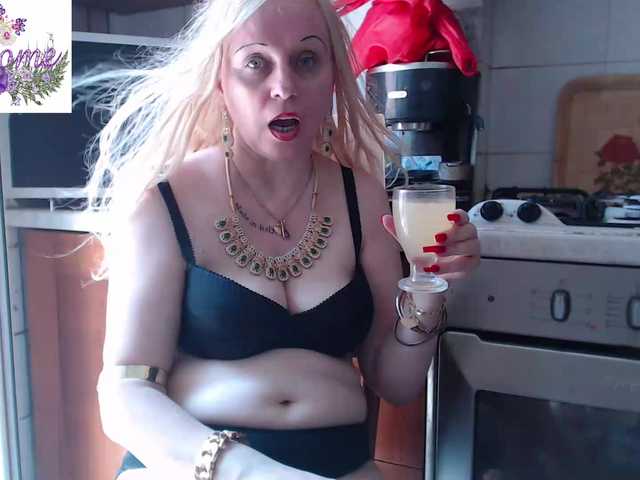 Live sex webcam photo for martachatte19 #291346452