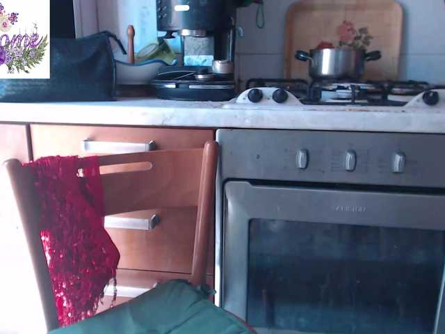 Live sex webcam photo for martachatte19 #291371421