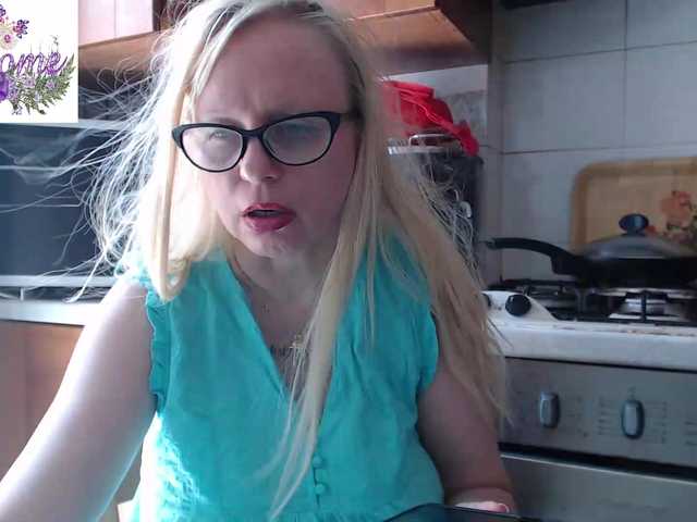 Live sex webcam photo for martachatte19 #291501283