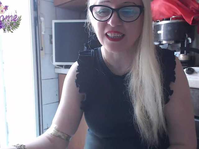 Live sex webcam photo for martachatte19 #291541056