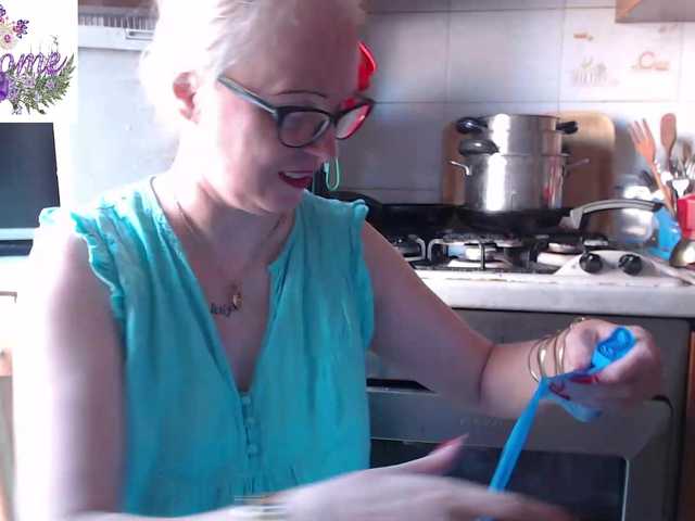 Live sex webcam photo for martachatte19 #291640328