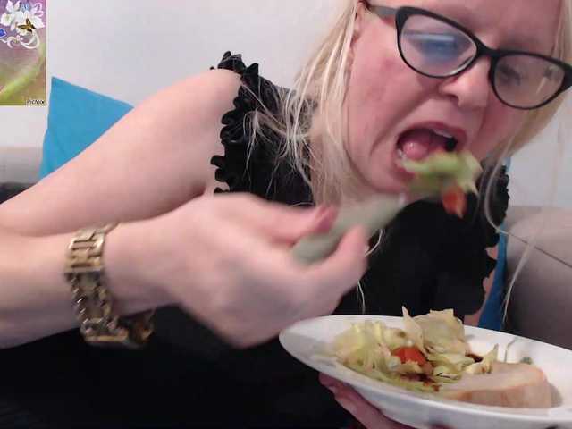 Live sex webcam photo for martachatte19 #291722530