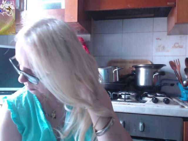 Live sex webcam photo for martachatte19 #291757732