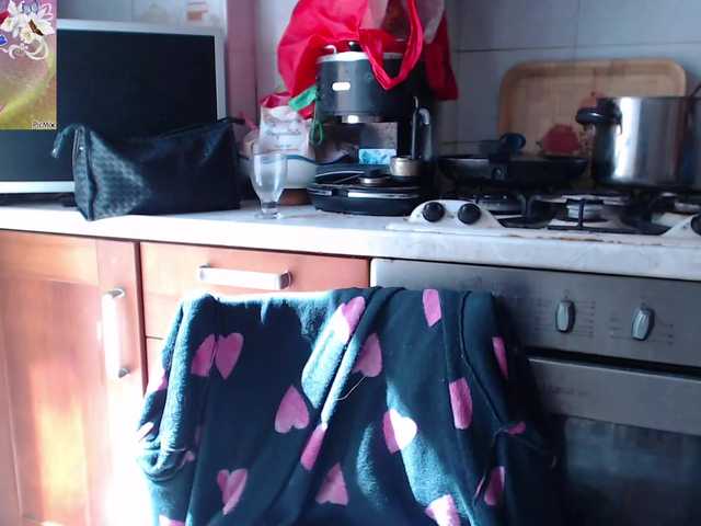 Live sex webcam photo for martachatte19 #291886018