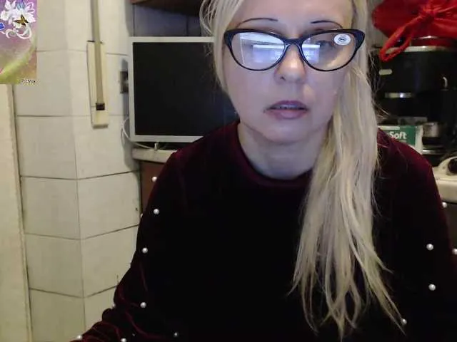 Live sex webcam photo for martachatte19 #291975689