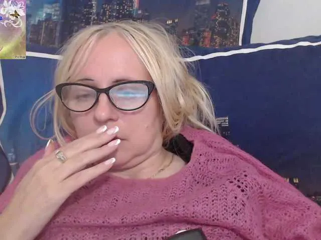 Live sex webcam photo for martachatte19 #291996264