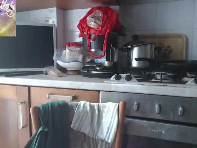 Live sex webcam photo for martachatte19 #292001634