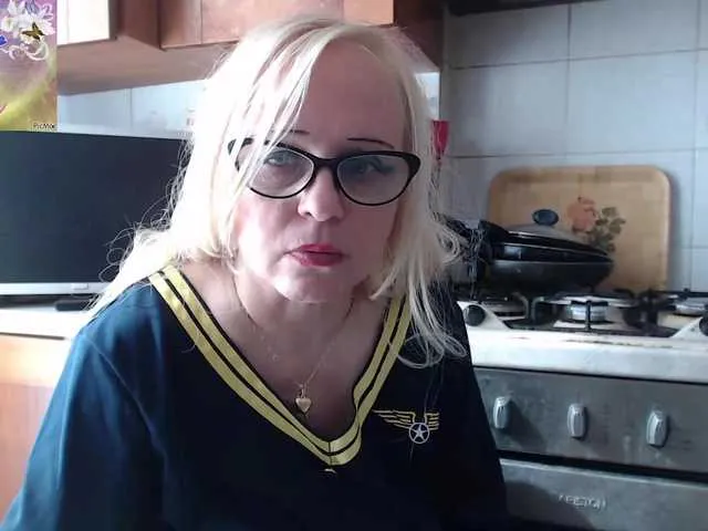 Live sex webcam photo for martachatte19 #292034345