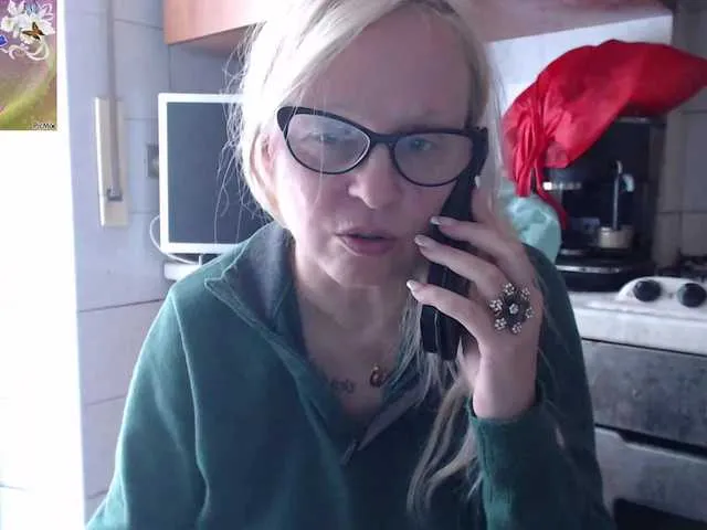 Live sex webcam photo for martachatte19 #292268823