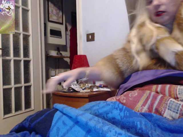 Live sex webcam photo for martachatte19 #292336968