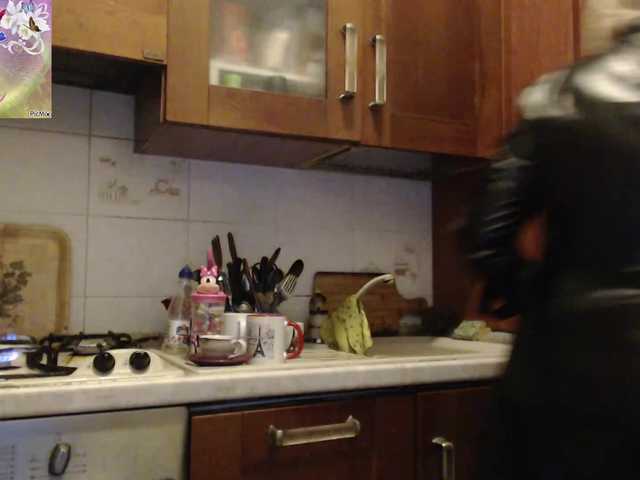 Live sex webcam photo for martachatte19 #292356760