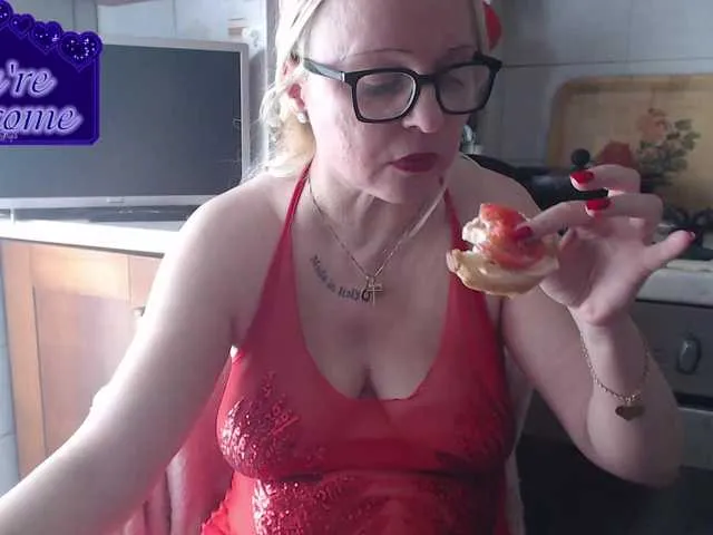 Live sex webcam photo for martachatte19 #293331069