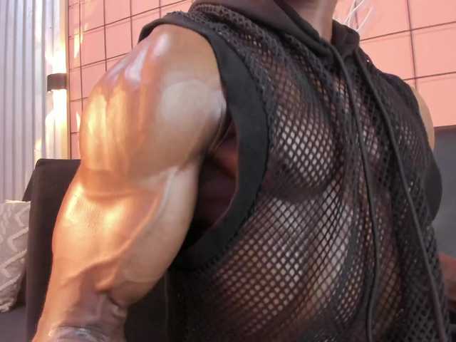 Live sex webcam photo for martin-killerx #291415876