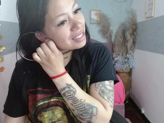 Live sex webcam photo for martina-tay #275514195