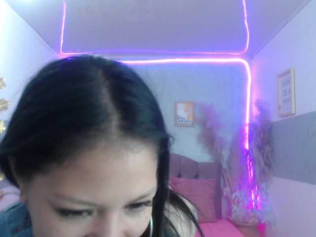 Live sex webcam photo for martina-tay #275777296