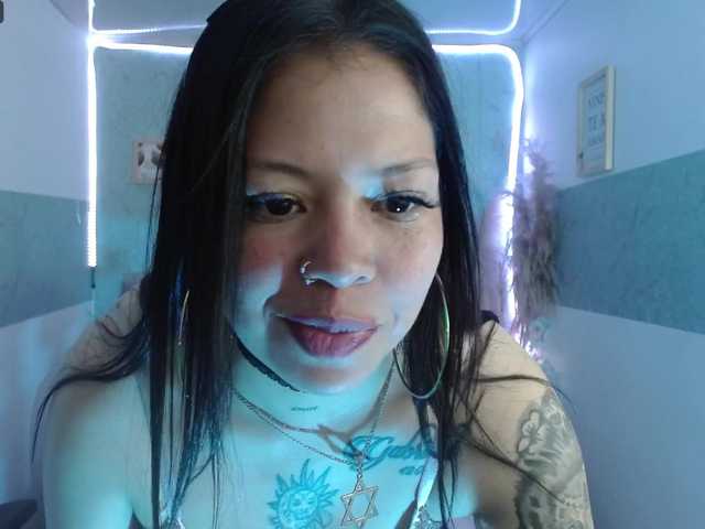 Live sex webcam photo for martina-tay #276002384