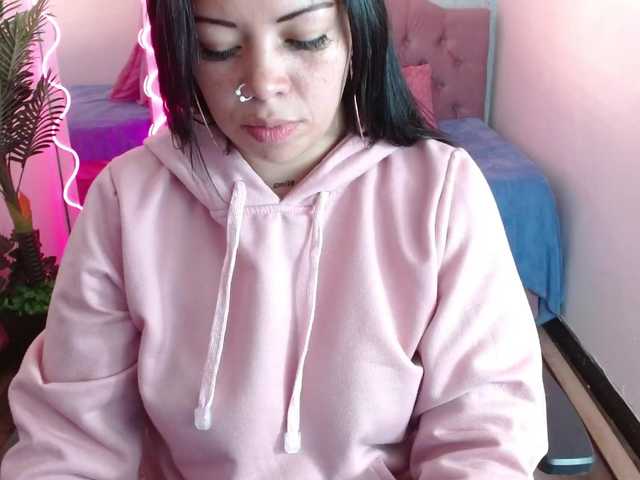 Live sex webcam photo for martina-tay #277841778